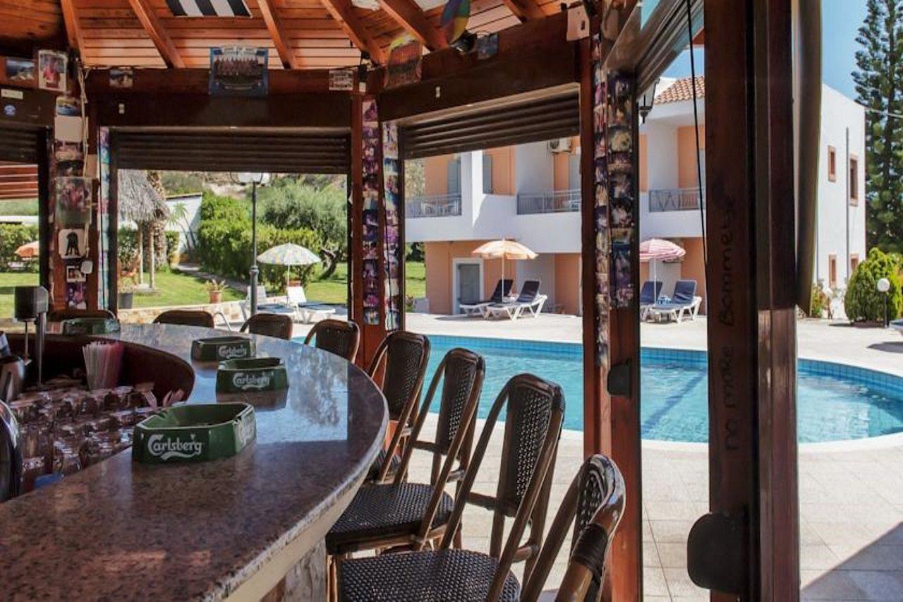 Ifigenia Apartments ヘルソニソス エクステリア 写真
