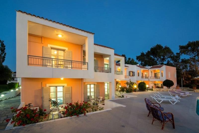 Ifigenia Apartments ヘルソニソス エクステリア 写真