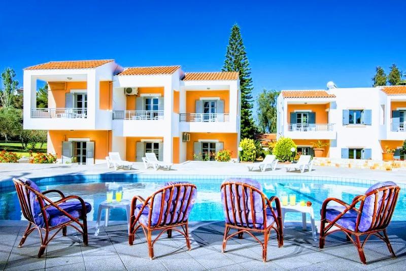 Ifigenia Apartments ヘルソニソス エクステリア 写真